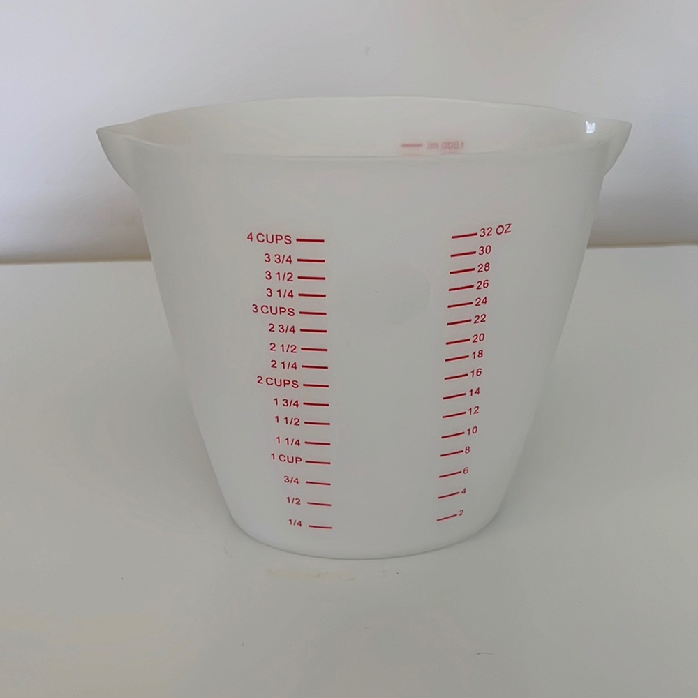 4-Cup Measuring Cup Silicone Flexible Compact for Storage, Travel Never Used